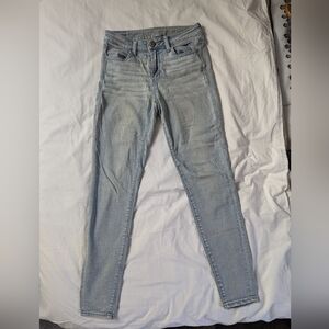 American Eagle size 4 light blue, faded Hi-Rise Jegging